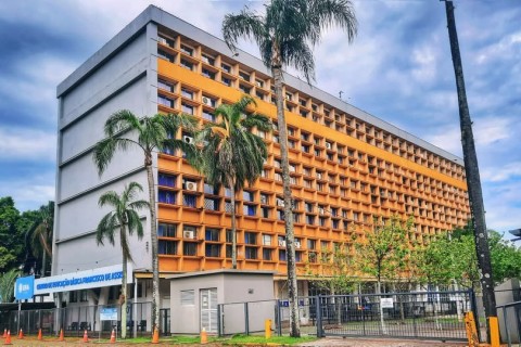 Prefeito Andrei Cossetin confirma tratativas para compra do prédio da Fidene com objetivo de criar