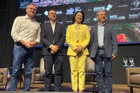 Prefeito Andrei Cossetin participa do Fórum da Competitividade